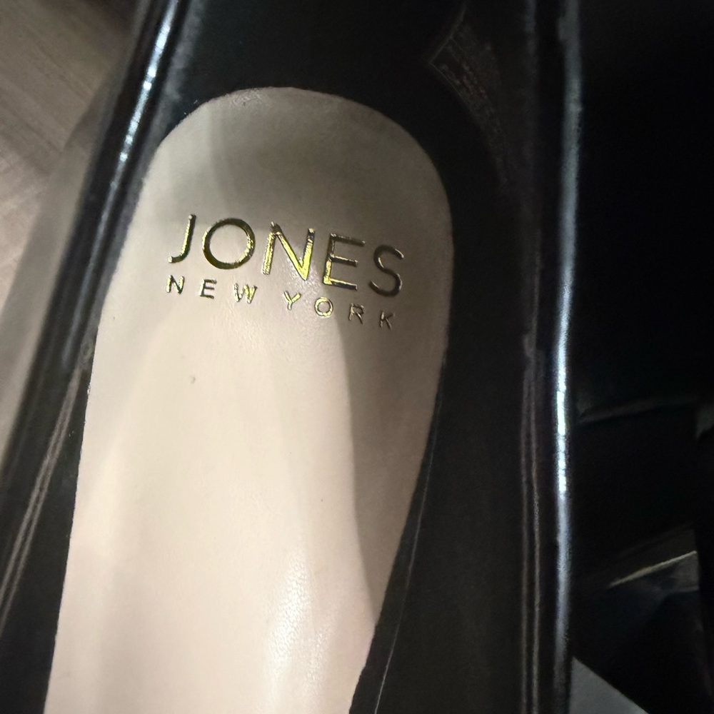 Jones New York Black Patent Leather Heels - Picture 2 of 10